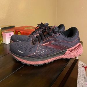 Womens Brooks Adrenaline GTS 21 8 wide